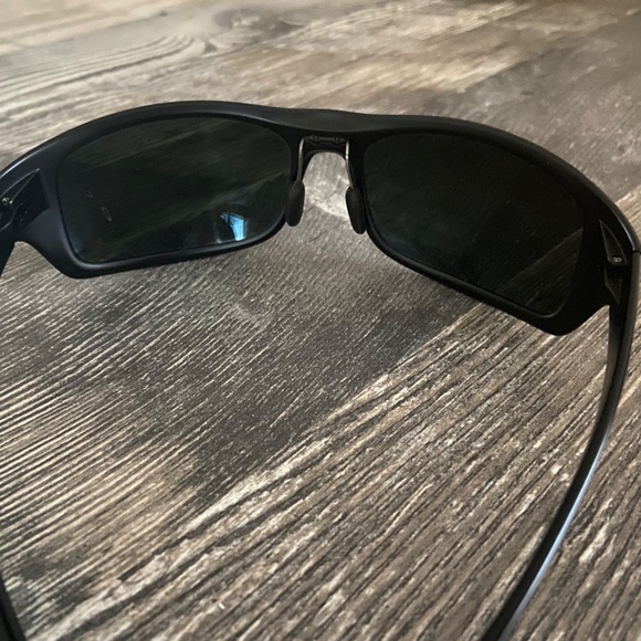 Maui Jim Big Wave Sunglasses. Black. Mens - Picture 6 of 11
